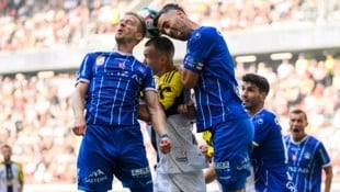 Packende Duelle werden wohl auch heute wieder für Aufreger beim Linzer Derby sorgen ...