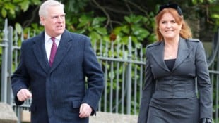 Andrew Mountbatten Windsor und Sarah Ferguson werden künftig nicht mehr unter einem Dach leben. ...