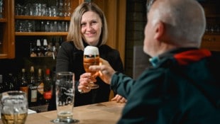 Ewelina Gierszewska freut sich aufs neue Beisl. Bei der Suche nach einem neuen Lokal (li.) ...