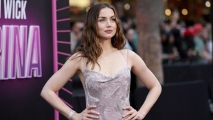 Wie gemunkelt wird, war es Ana de Armas, die die Beziehung mit Tom Cruise beendet hat.