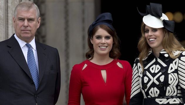 Von links: Ex-Prinz Andrew und seine Töchter Eugenie (35) und Beatrice (37)