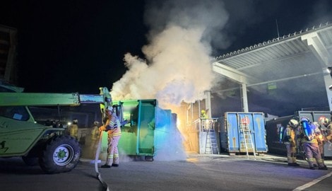 Rund 40 Florianijünger wurden zu dem Brand gerufen. Der Einsatz dauerte eine Stunde.