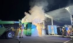 Rund 40 Florianijünger wurden zu dem Brand gerufen. Der Einsatz dauerte eine Stunde.