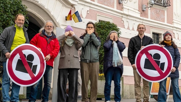 Die Kritik der Grünen vor dem Rathaus richtete sich gegen die SPÖ. Für diese wiederum sei das ...