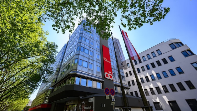 Im Gebäude in der Linzer Gruberstraße wurden Freitag Vormittag Mitarbeiter nach Hause geschickt.