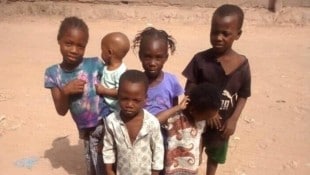 Fotos aus Westafrika: Helmut Hirtenlehner bekommt sie von internationalen Hilforganisationen, ...