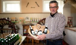Im Hofladen bietet Wiesmayer alles an was das Konsumentenherz begehrt 