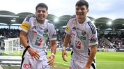 Möchten auch am Sonntag tanzen: Der aktuelle Liga-Topscorer Zukic (li.) und Serbien-Kumpel ...