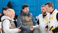 Diplomat Arad Benkö (2 v.l.) in Kiew