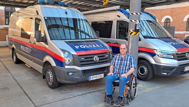 Der schwer erkrankte Fahrdienstleiter-Stellvertreter René Treber will trotz Rollstuhl ...
