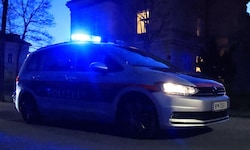 Die Polizei „besuchte“ den Mann nach dem Unfall daheim. (Symbolfoto)