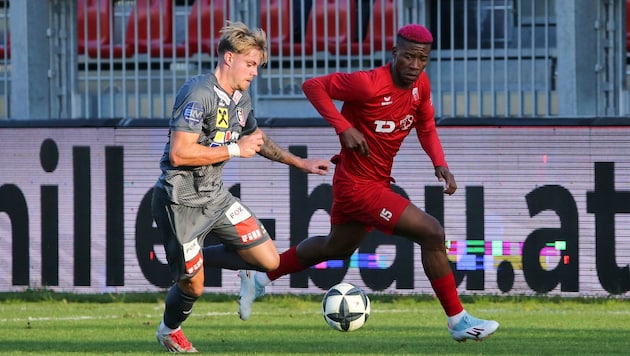 Oedts Nigerianer Alukwu (r.) gegen Gurtens Deutschen Hofbauer.Nigerianer