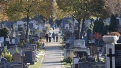 Auch am Grazer Zentralfriedhof wurden am 1. November Kränze niedergelegt.
