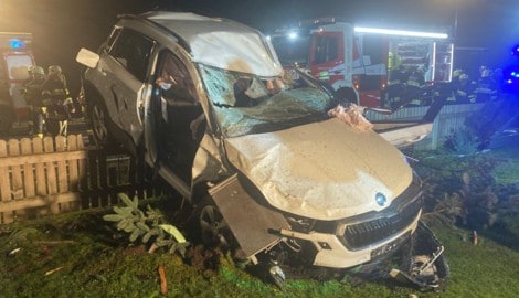 Bei dem Unfall verlor der 48-jährige Lenker sein Leben, der 24-jährige Beifahrer wurde verletzt ...