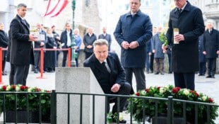 Wiens Bürgermeister Michael Ludwig, Vizekanzler Andreas Babler und Innenminister Gerhard Karner ...