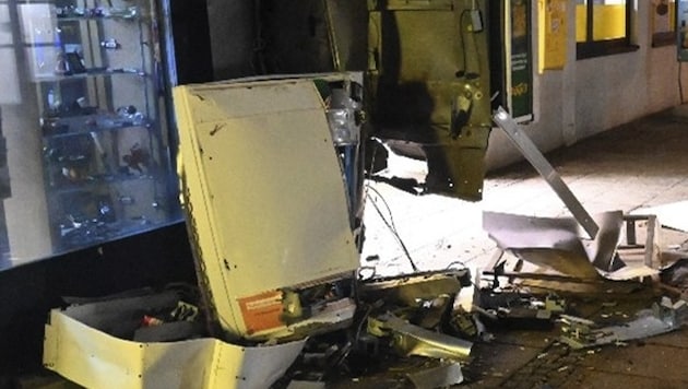 Gleich zwei Zigarettenautomaten wurden am Samstag in Wien gesprengt.