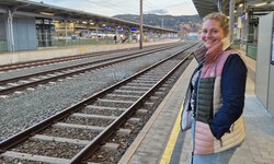 Jasmin Pfingstl fährt seit eineinhalb Jahren mit dem Zug.