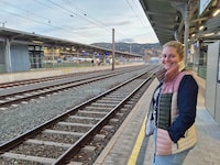 Jasmin Pfingstl fährt seit eineinhalb Jahren mit dem Zug.