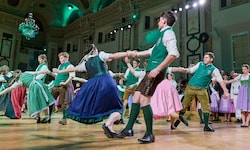 Diverse Tanz- und Musikgruppen sorgen auch beim Steirerball 2026 für beste Stimmung bei den ...