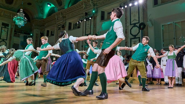 Diverse Tanz- und Musikgruppen sorgen auch beim Steirerball 2026 für beste Stimmung bei den ...