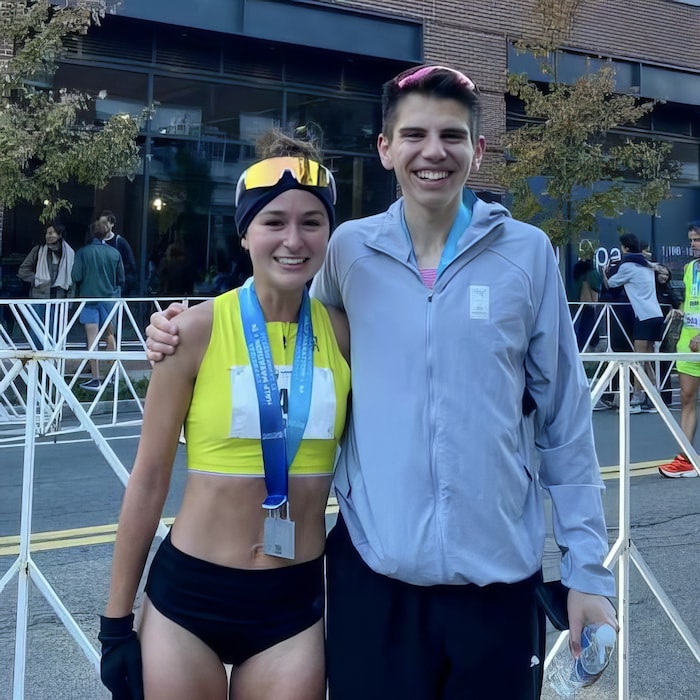 Gruen und seine Freundin Katie Goldenberg, die ebenfalls Bestzeit lief