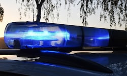 Man muss zumindest den Notruf verständigen.