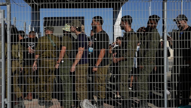 In Israel ist ein Foltervideo aus dem berüchtigten Militärlager Sde Teiman (Bild) geleakt ...