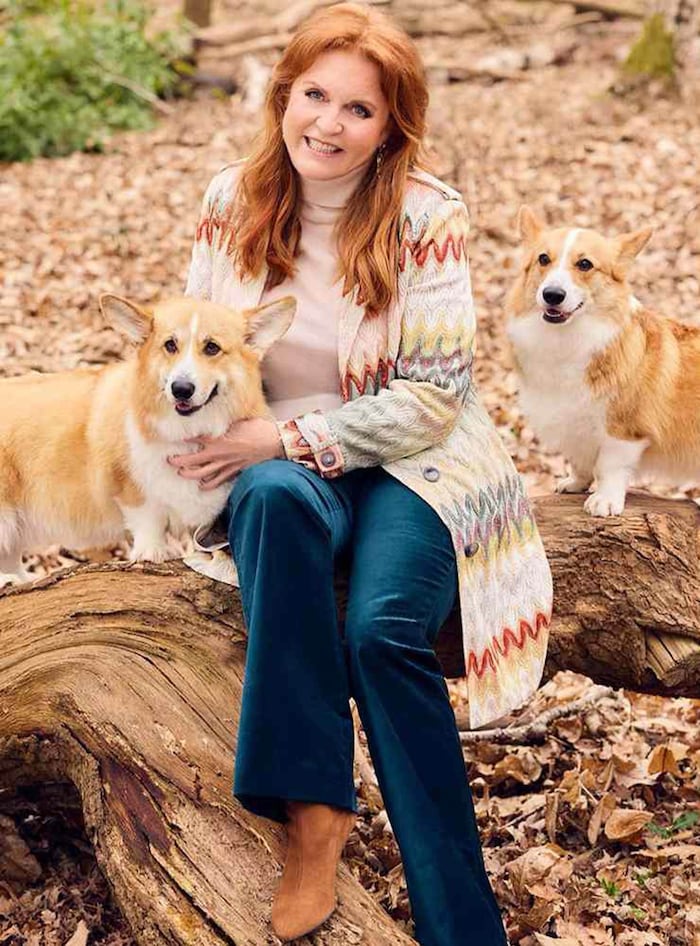 Sarah Ferguson mit den Corgis der Queen
