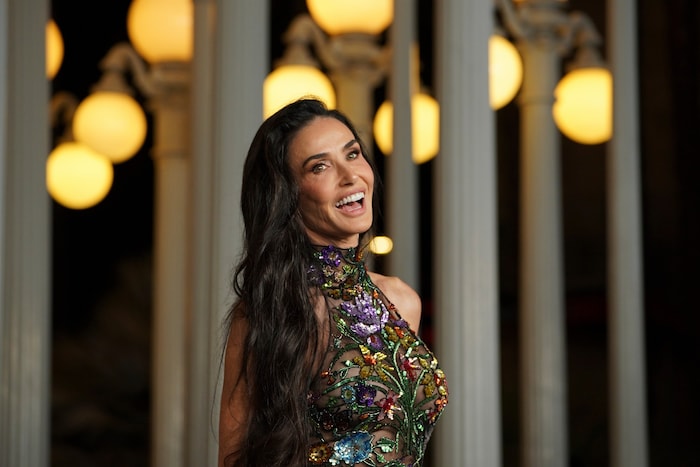 Demi Moore setzte auf viel Glitzer und Transparenz.
