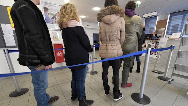 In NÖ konnte ein rasanter Anstieg der Langzeitarbeitslosigkeit im Gegensatz zum ...