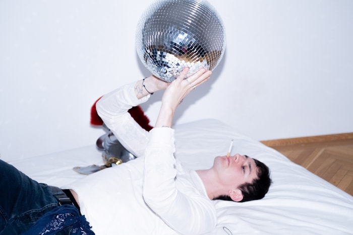 Bilderbuch meets David Bowie: Der Wiener Musiker mag beide Arten von Musik. „Wenn man sich zu ...