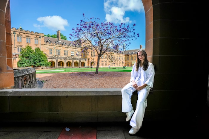 Mama Mette-Marit rufe sie mehrmals am Tag an, schmunzelte Ingrid Alexandra. Auch mit Oma und Opa ...