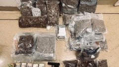 Der Fund kann sich sehen lassen: 18,1 Kilogramm Cannabis, 2,6 Kilogramm Kokain, 105,5 Gramm ...