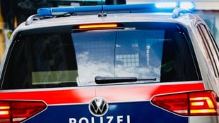 Zeugen konnten den Angreifer bis zum Eintreffen der Polizei festhalten (Symbolbild).