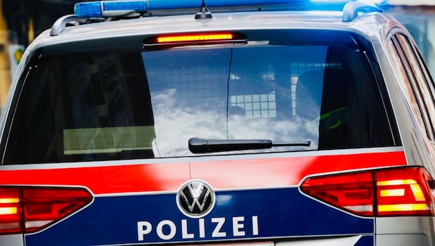 Zeugen konnten den Angreifer bis zum Eintreffen der Polizei festhalten (Symbolbild).