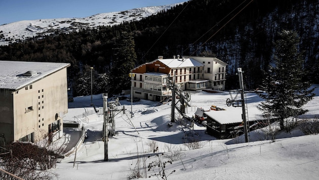 Das französische Skigebiet Céüze baut alle Skilifte ab.