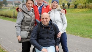 Kleine Wander-Expedition durch die Wachau: Rosenkranz, Perry und das Ehepaar Holnsteiner.  