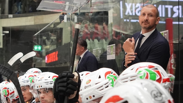 Aktuell coacht Sportchef Philipp Pinter die 99ers.