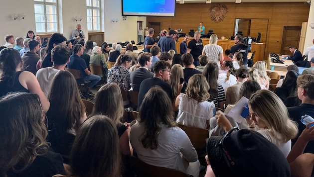 Viele Prozesse sind gut besucht und lösen Emotionen aus. Der OGH beschäftigt sich damit, ...