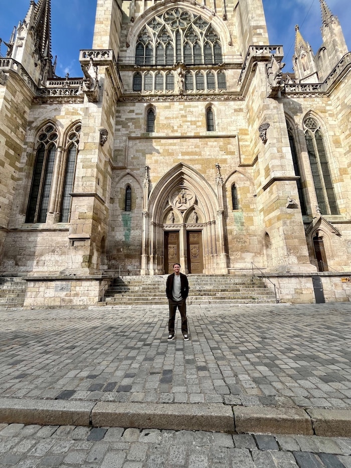 Der Dom ist eines der Wahrzeichen von Regensburg.