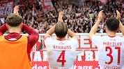 Die „4“ mit der Aufschrift „Strauss“ geht bei Jahn Regensburg in diesem Sommer weg wie warme ...
