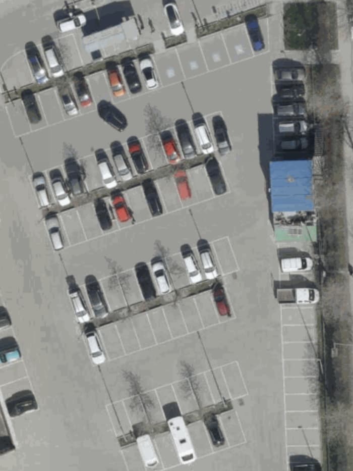 Der gebührenpflichtige Besucherparkplatz beim Spital ist zumeist halb leer.