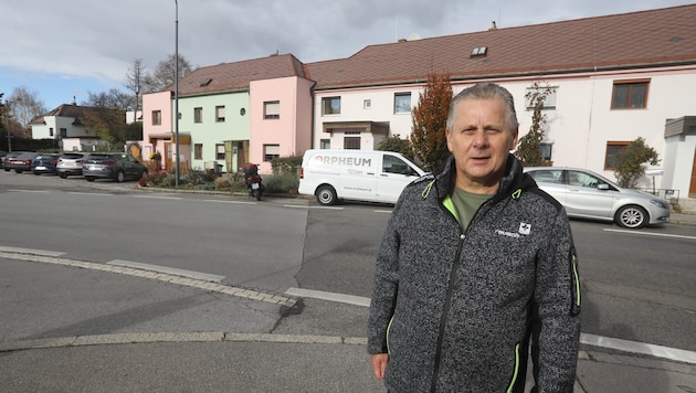 Günther Paul kämpft um Anrainerparkplätze in seiner Siedlung.