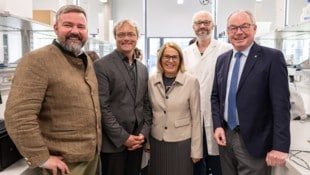 Die Geschäftsführer der FH in NÖ kämpfen mit Pernkopf (re.) um ein Promotionsrecht.