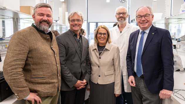 Die Geschäftsführer der FH in NÖ kämpfen mit Pernkopf (re.) um ein Promotionsrecht.