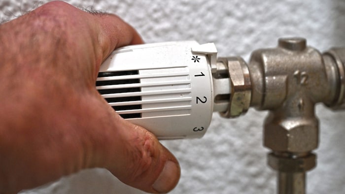 Die Energiekosten steigen, dennoch muss Geld für das Heizen da sein.