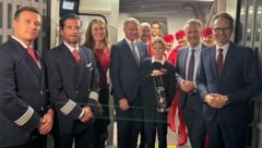 Großer Empfang für das Friedenslicht aus Bethlehem – Florian Mitter (rechts neben LH Thomas ...