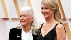 Die Schauspielerinnen Diane Ladd (links) und ihre Tochter Laura Dern bei ihrer Ankunft zur 92. ...