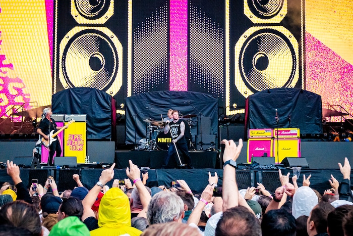 Punk-Kult: Die Sex Pistols drehten mit dem neuen Frontmann Frank Carter diesen Sommer in Wien ...