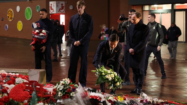 Am Montagabend gedachten mehrere „Königliche“ dem im Juli tödlich verunglückten Liverpool-Kicker ...